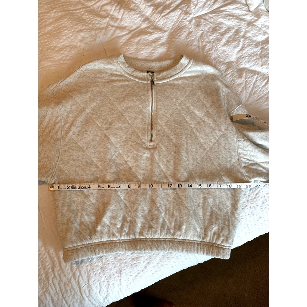 Old Navy quilted sweatshirt - Picture 8 of 9